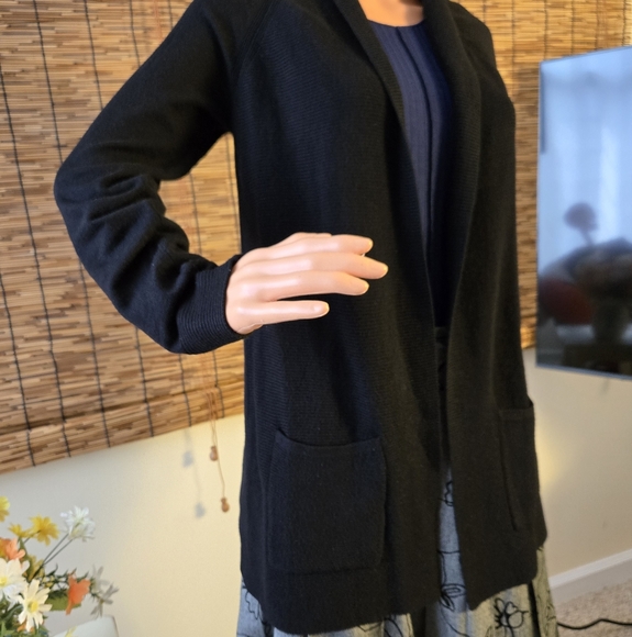 Textured Black Open Front Long Line Cardigan - Picture 2 of 11